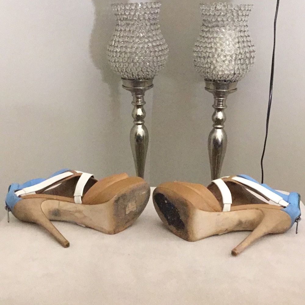 Heels - Picture 3 of 3